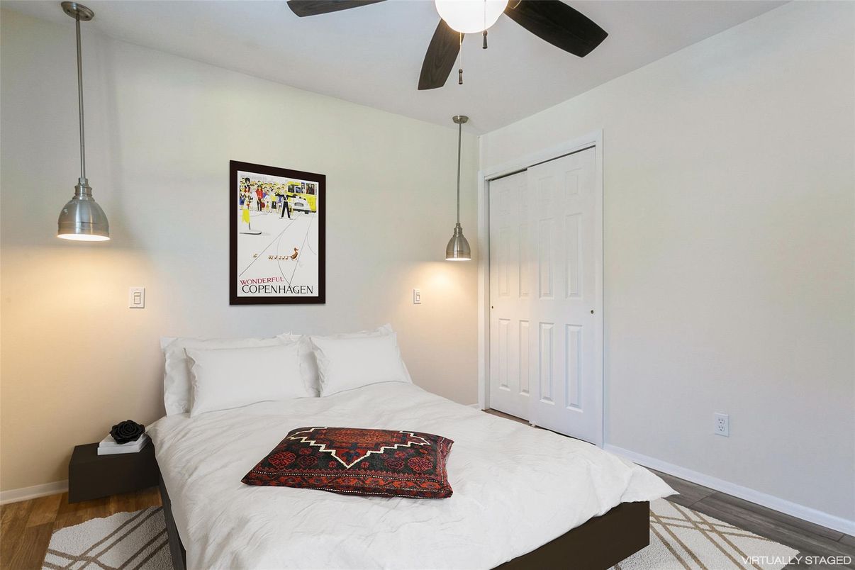 Bedroom, Interior, Pendant Lights, Wood Texture Flooring