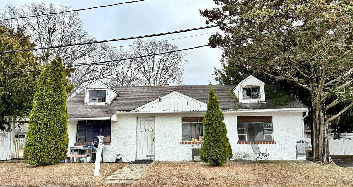 Exterior, Facade, Cape Cod