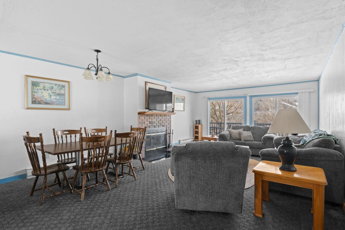 Dining room, Interior, Living room, Pendant Lights
