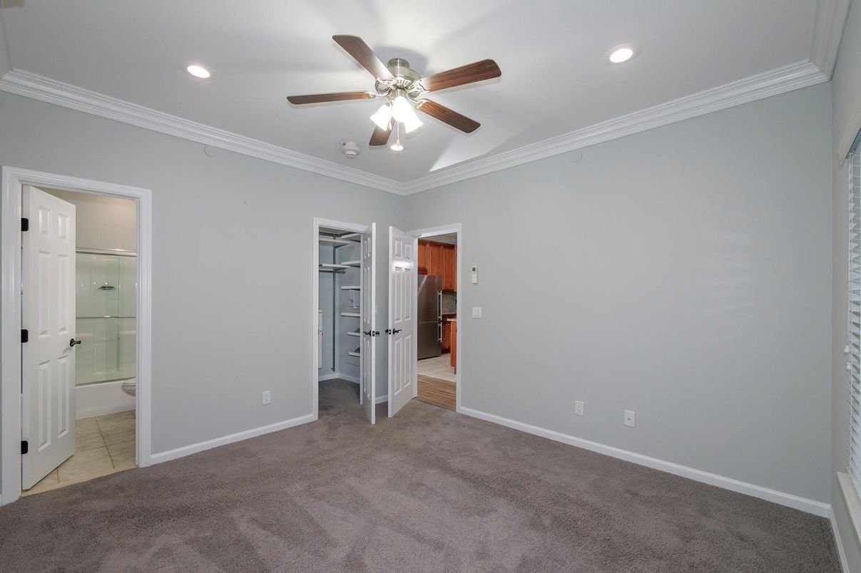 Bathroom, Empty room, Interior, Recessed Lighting