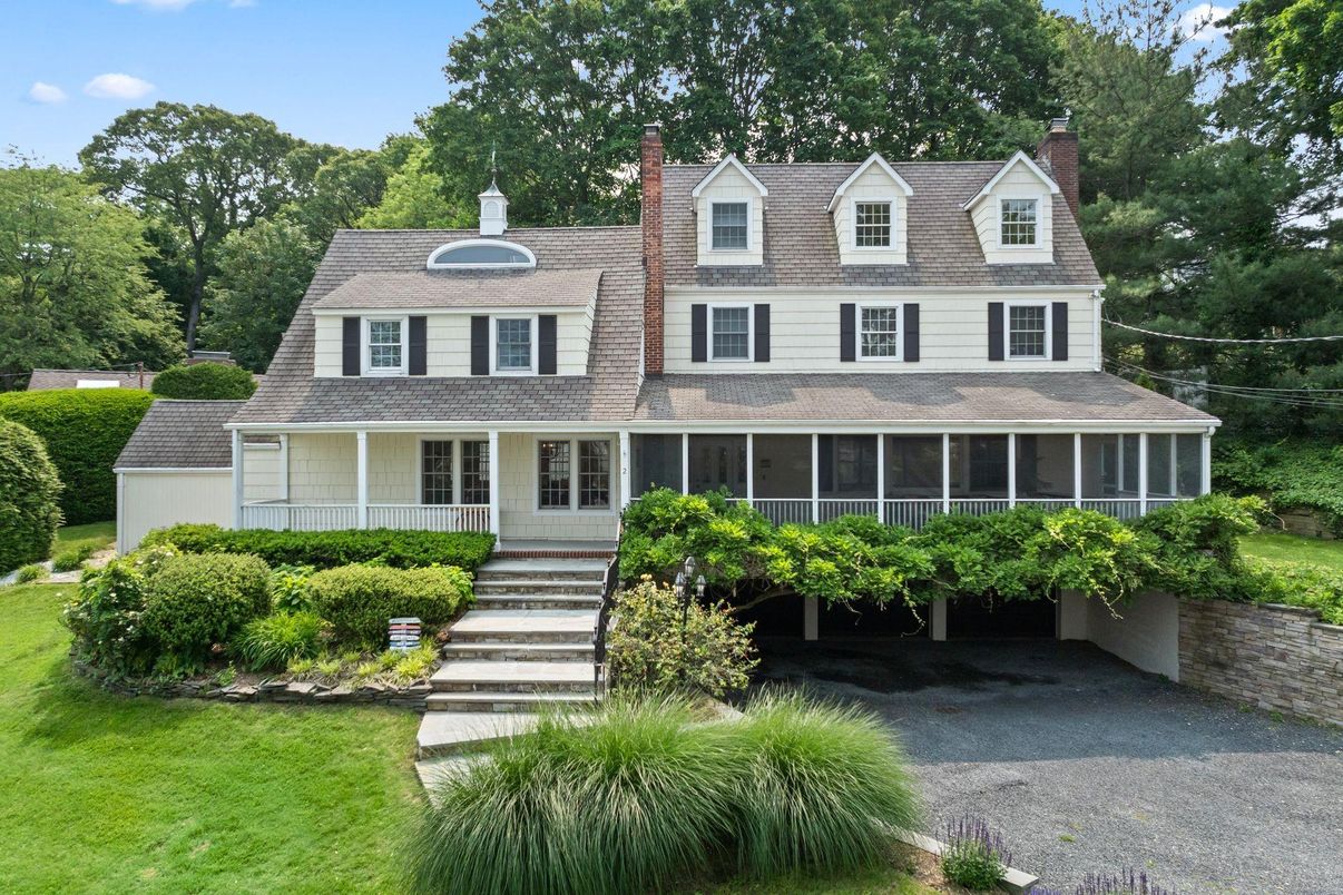 Exterior, Facade, Cape Cod