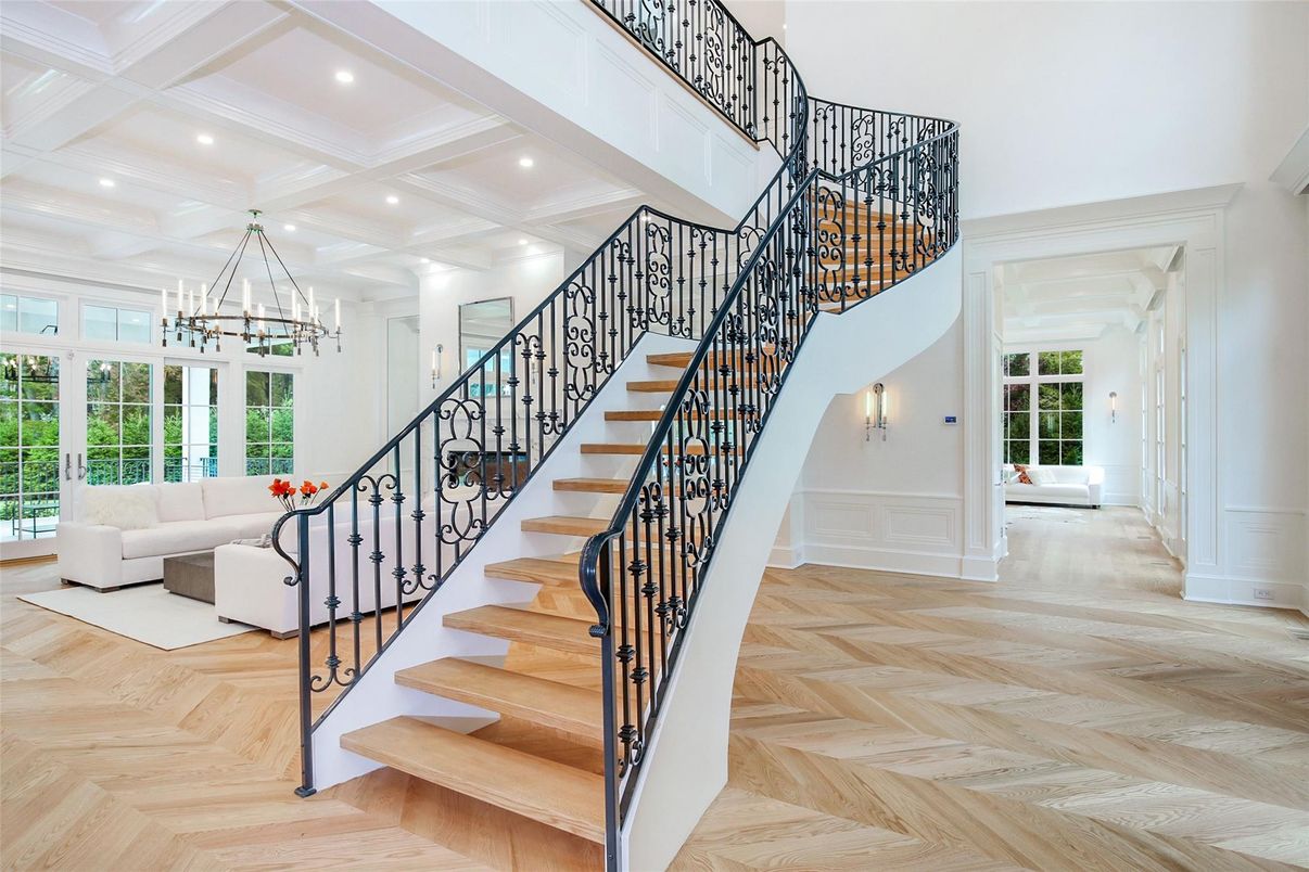 Chandelier, Interior, Living room, Pendant Lights, Recessed Lighting, Wood Texture Flooring