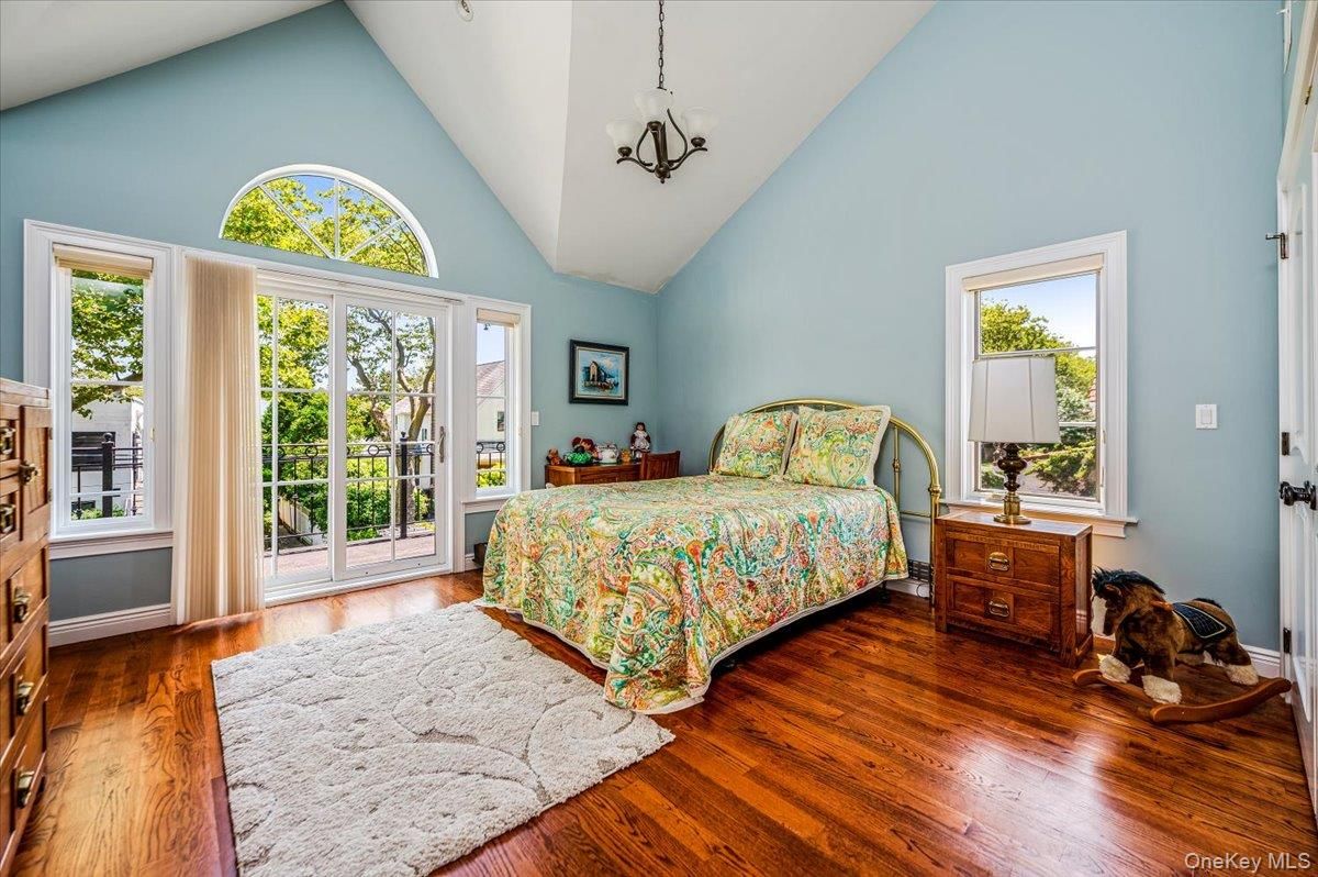 Bedroom, Interior, Pendant Lights, Wood Texture Flooring