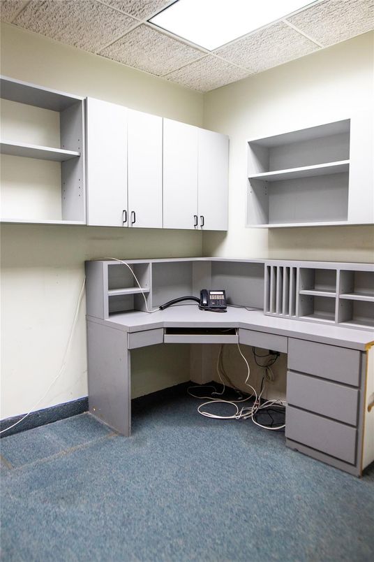 Home Office, Interior