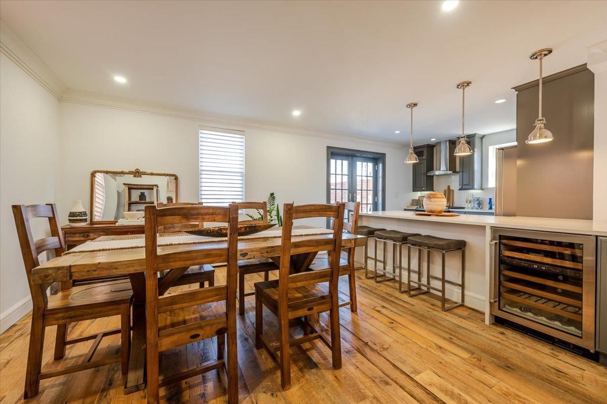 Dining room, Interior, Kitchen, Pendant Lights, Recessed Lighting, Wood Texture Flooring