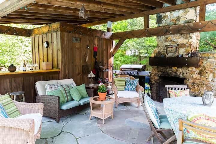 Exterior, Fireplace