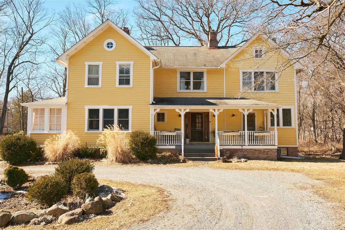 Exterior, Facade, Farmhouse