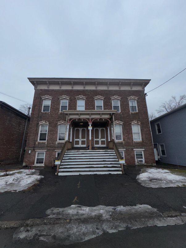 Exterior, Facade, Brick Facade, Rowhouse