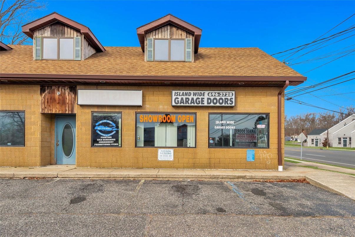 Exterior, Facade, None