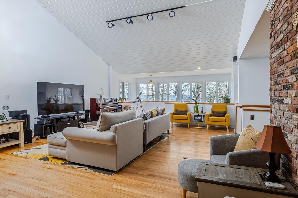 Interior, Living room, Recessed Lighting, Stone Walls, Wood Texture Flooring