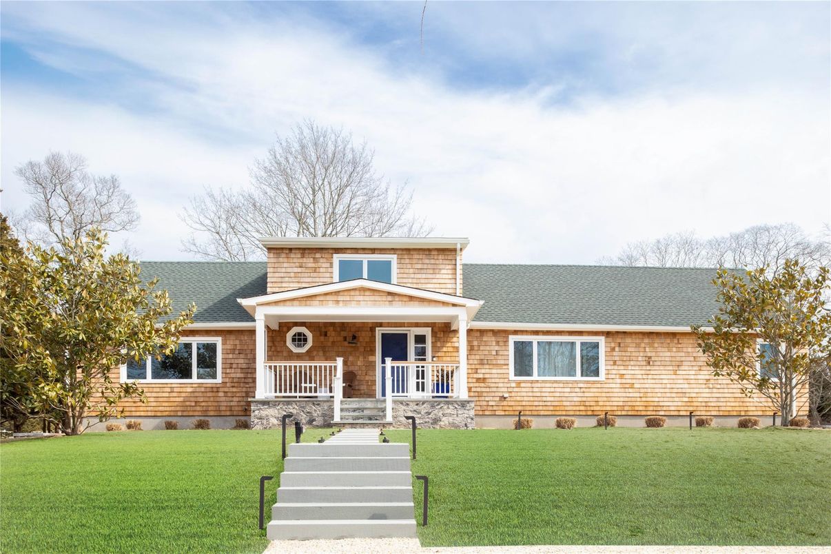 Backyard, Exterior, Facade, Brick Facade, Cape Cod
