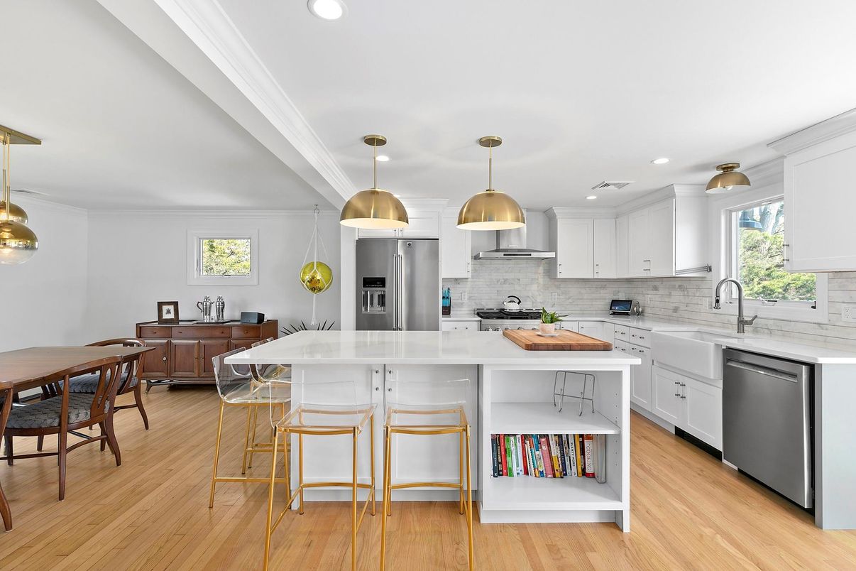 Dining room, Interior, Kitchen, Pendant Lights, Recessed Lighting, Stainless Steel Appliances, Wood Texture Flooring