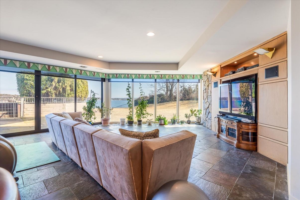 Interior, Living room, Recessed Lighting, Water