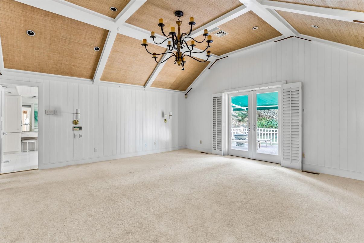 Chandelier, Empty room, Interior, Recessed Lighting, Wooden Beams, Wooden Ceilings
