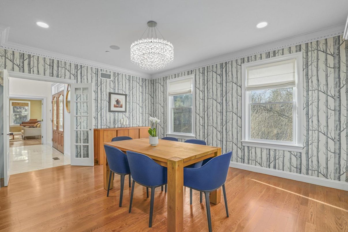 Chandelier, Dining room, Interior, Recessed Lighting, Wood Texture Flooring