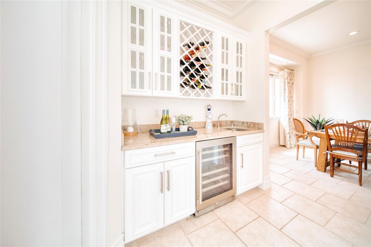 Dining room, Interior, Recessed Lighting