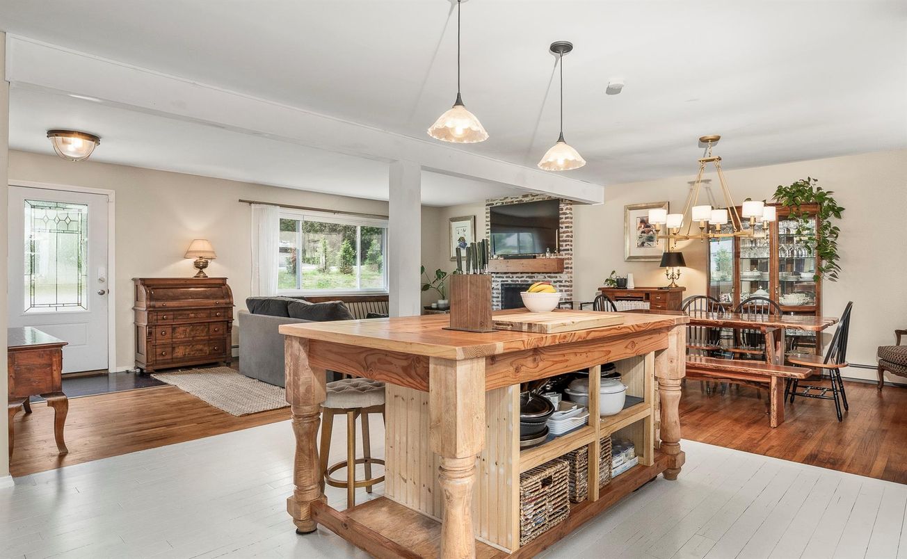 Chandelier, Dining room, Interior, Pendant Lights, Wood Texture Flooring