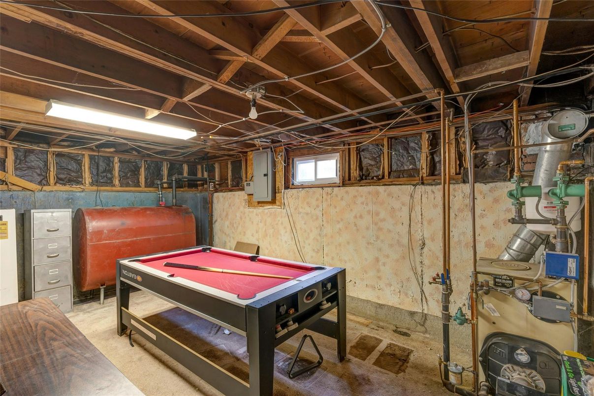 Billiard Table, Game Room, Interior
