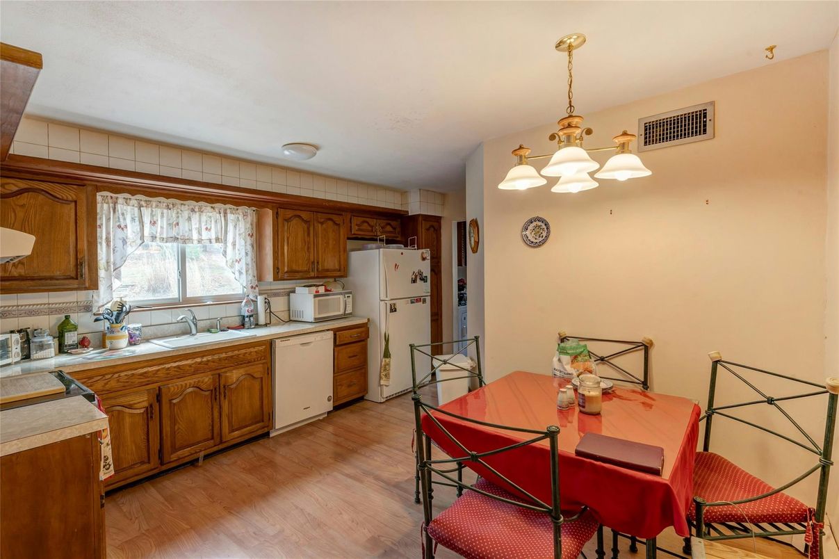 Chandelier, Dining room, Interior, Kitchen, Wood Texture Flooring