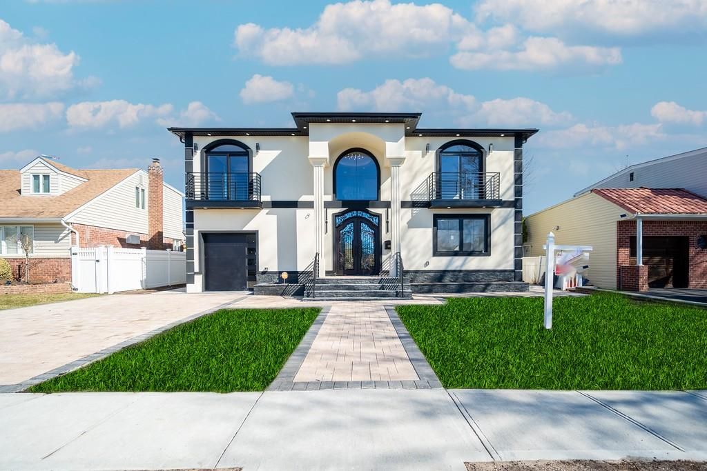 Attached, Exterior, Facade, French Provincial