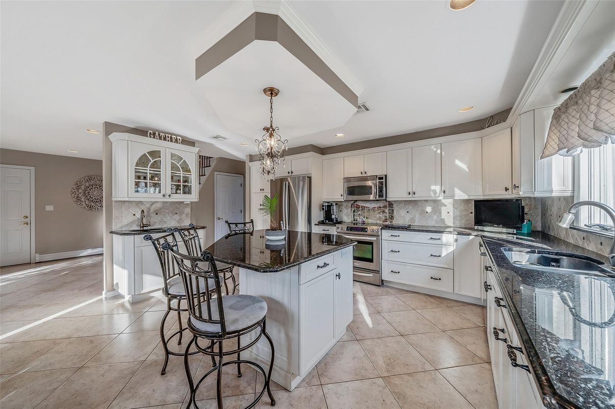Chandelier, Interior, Kitchen, Recessed Lighting, Stainless Steel Appliances