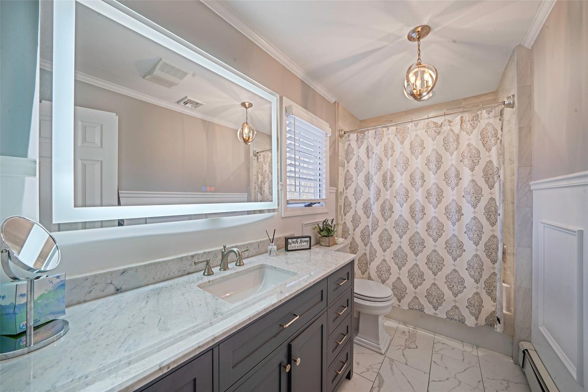 Bathroom, Interior, Marble, Pendant Lights
