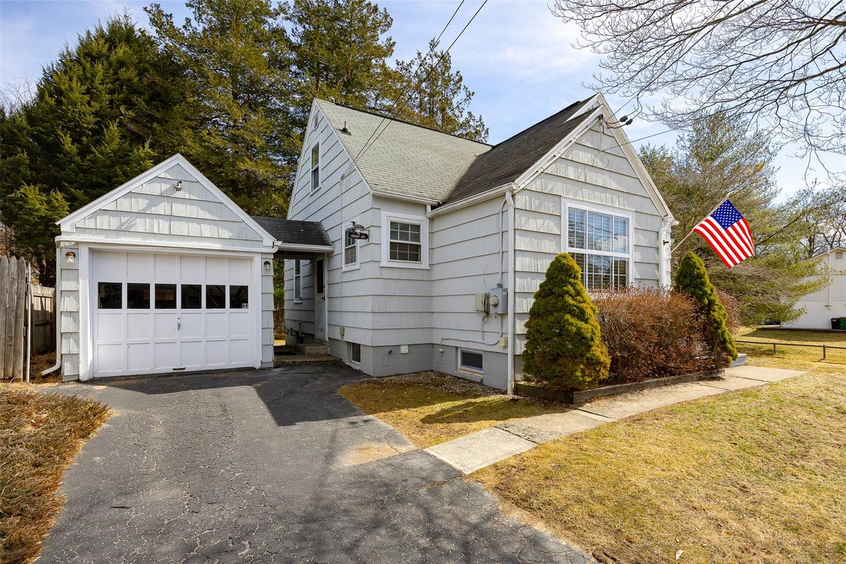 Detached Garage, Exterior
