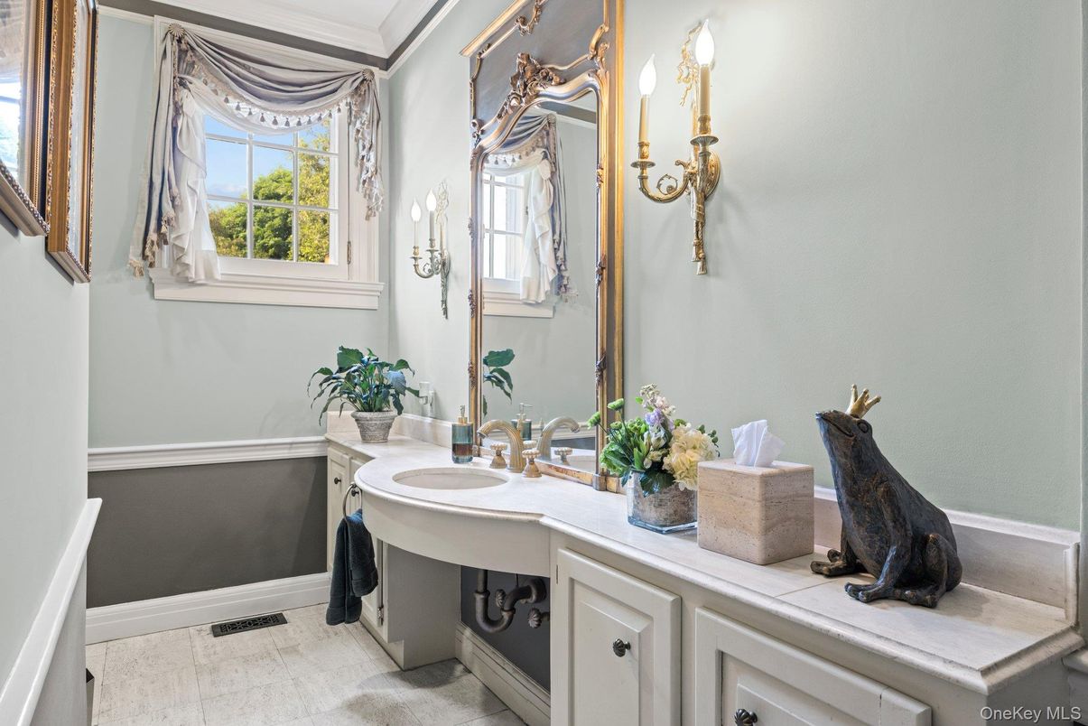 Bathroom, Interior, Tile Countertops