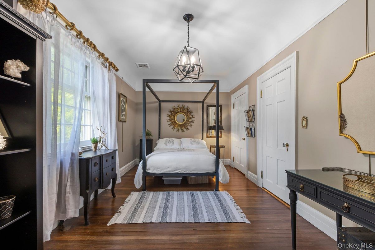 Bedroom, Interior, Pendant Lights, Wood Texture Flooring