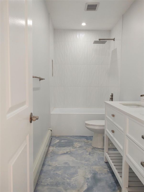Bathroom, Interior, Recessed Lighting