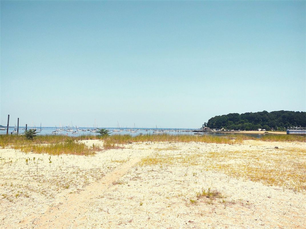 Exterior, Lake