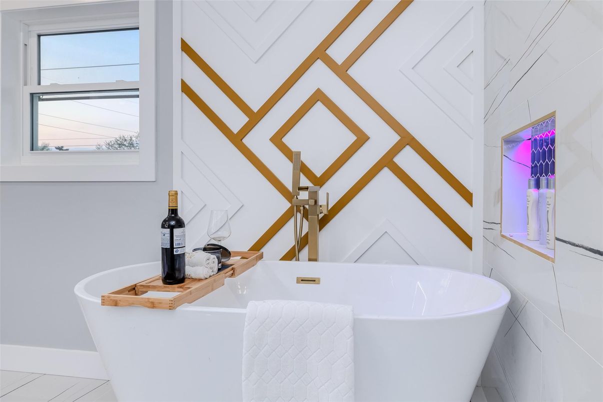 Bathroom, Free Standing Baths, Interior