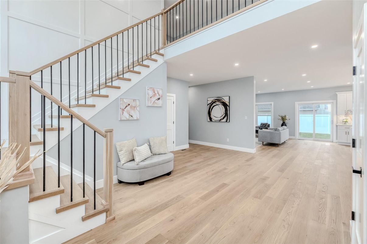 Interior, Recessed Lighting, Wood Texture Flooring