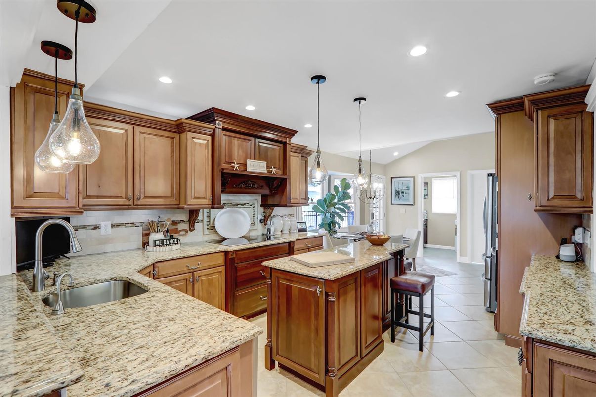 Dining room, Interior, Kitchen, Pendant Lights, Recessed Lighting