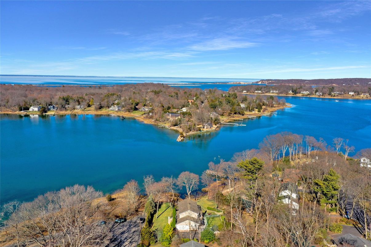 Exterior, Lake