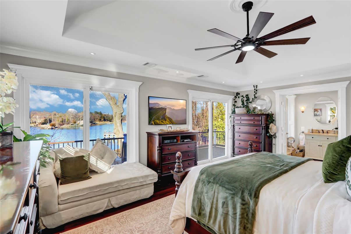 Bedroom, Interior, Recessed Lighting, Water