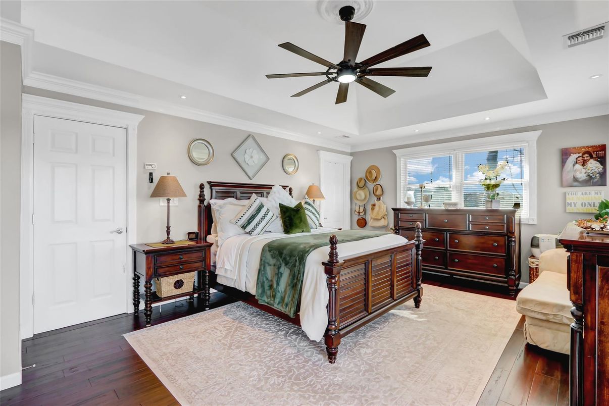 Bedroom, Interior, Recessed Lighting, Wood Texture Flooring