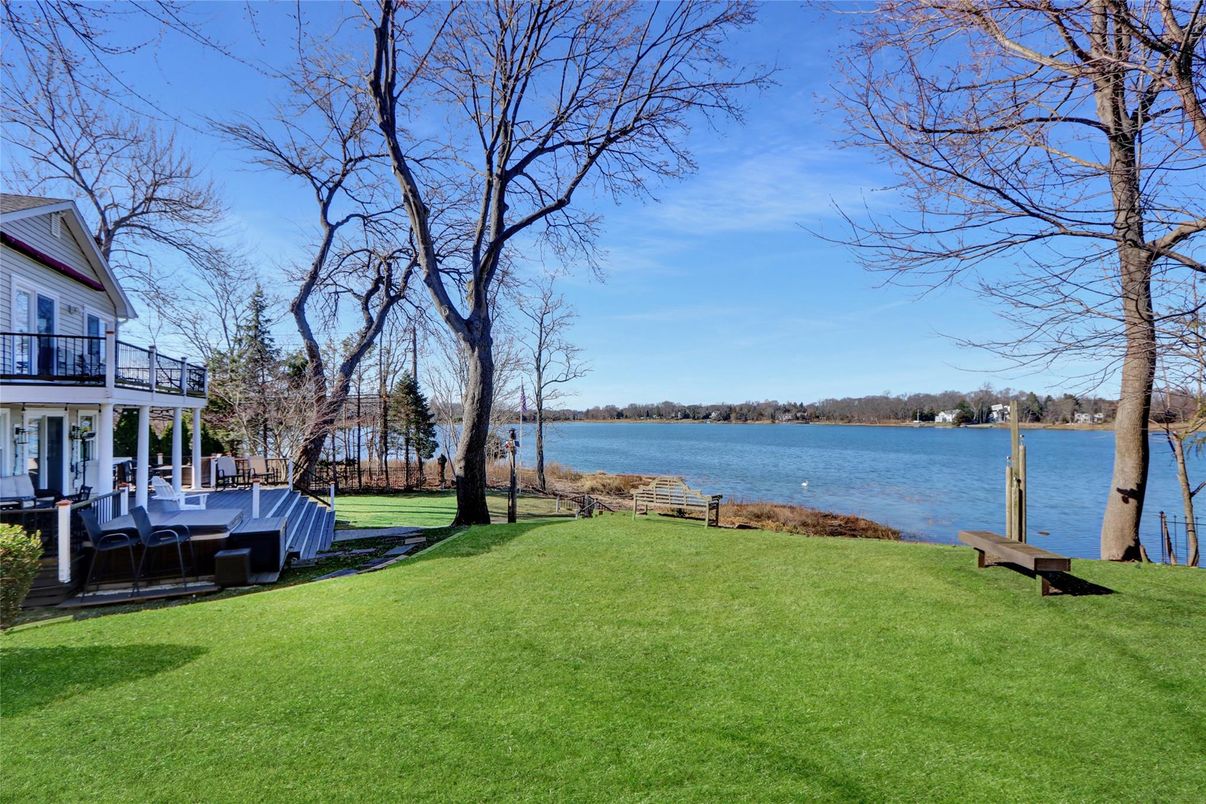 Exterior, Lake
