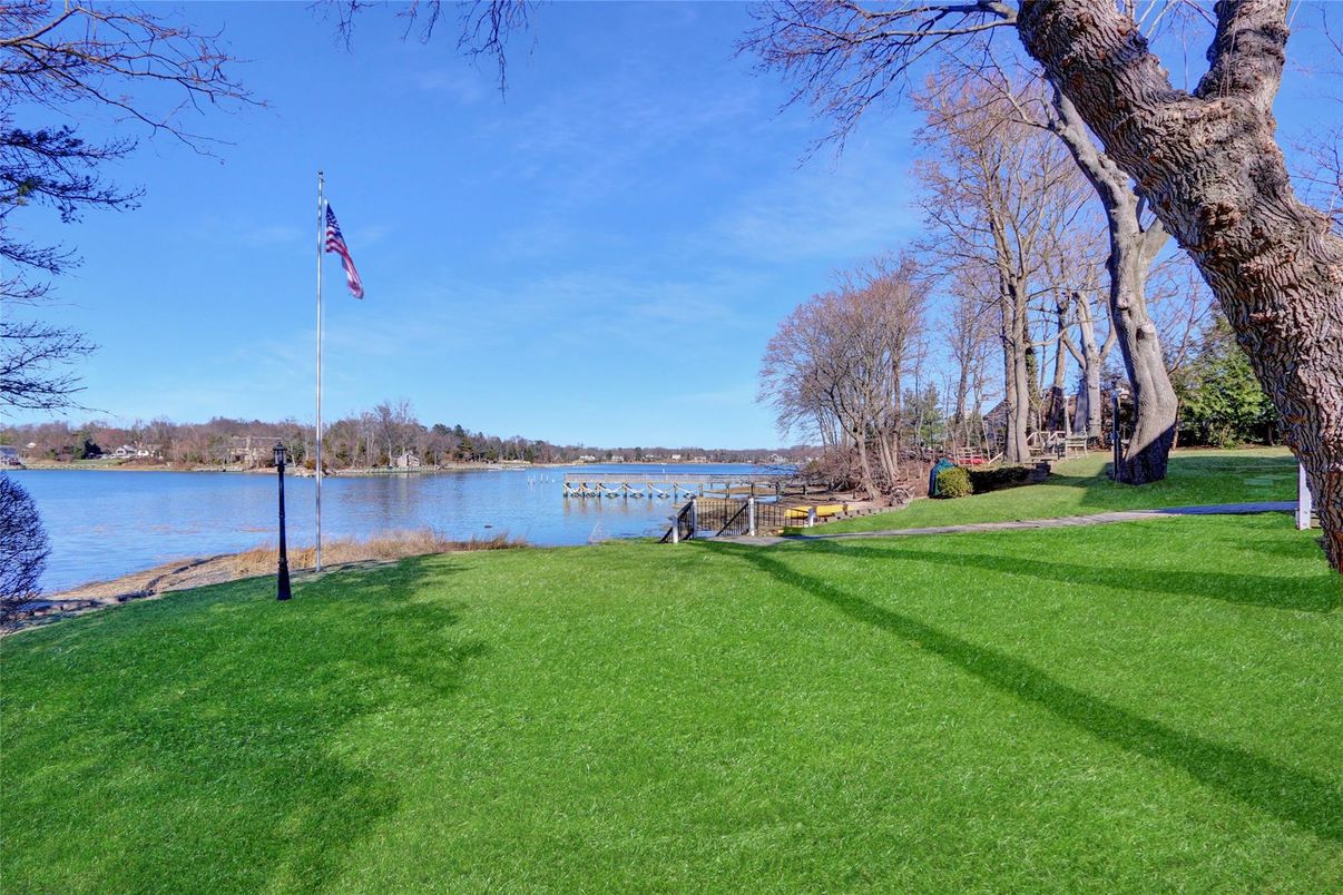 Exterior, Lake