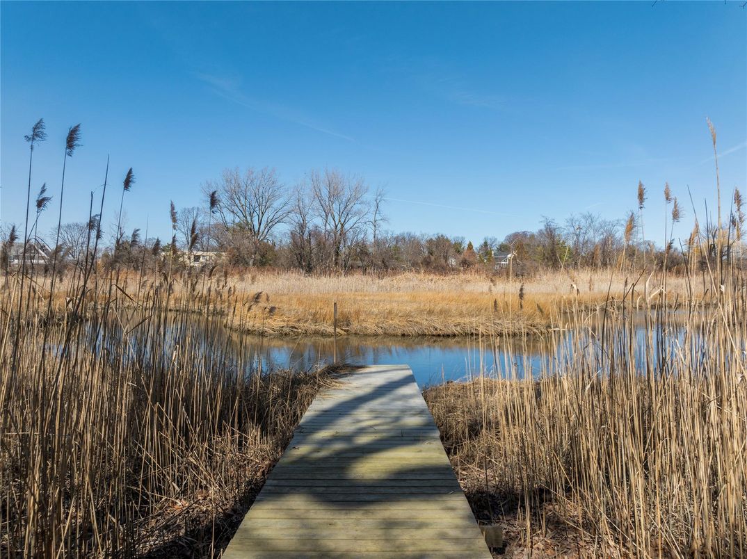 Exterior, Lake
