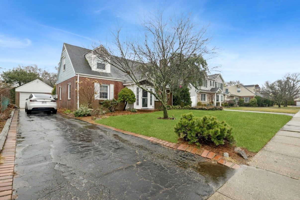 Detached Garage, Exterior, Facade, Brick Facade, Cape Cod