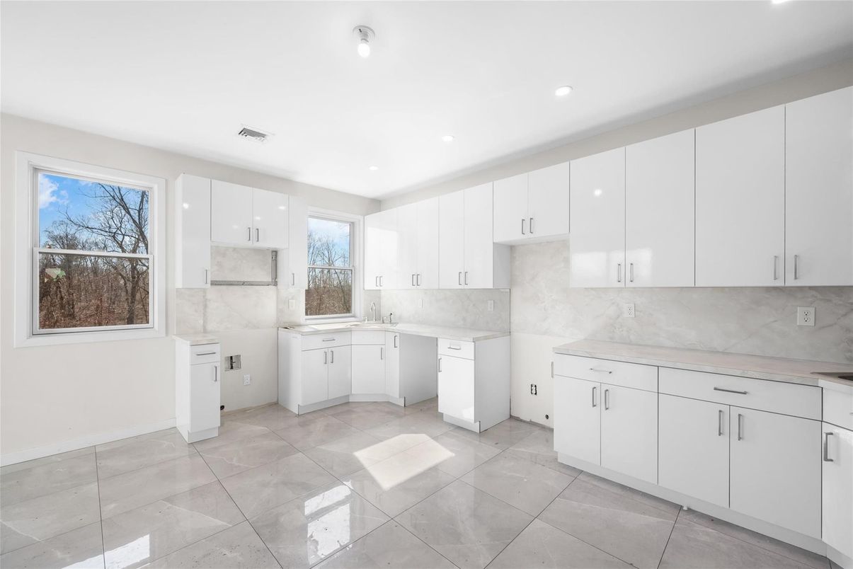 Interior, Kitchen, Marble Walls, Recessed Lighting