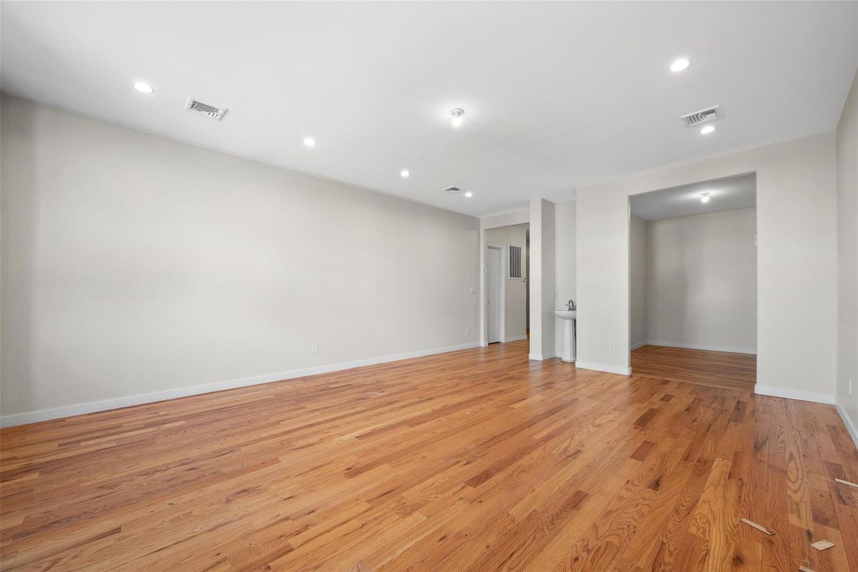 Empty room, Interior, Recessed Lighting, Wood Texture Flooring