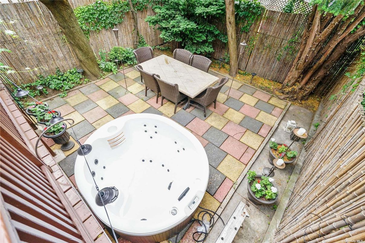 Exterior, Hot Tub