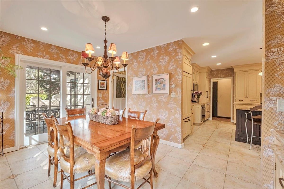 Chandelier, Dining room, Interior, Kitchen, Recessed Lighting