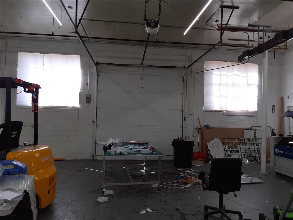 Garage, Interior