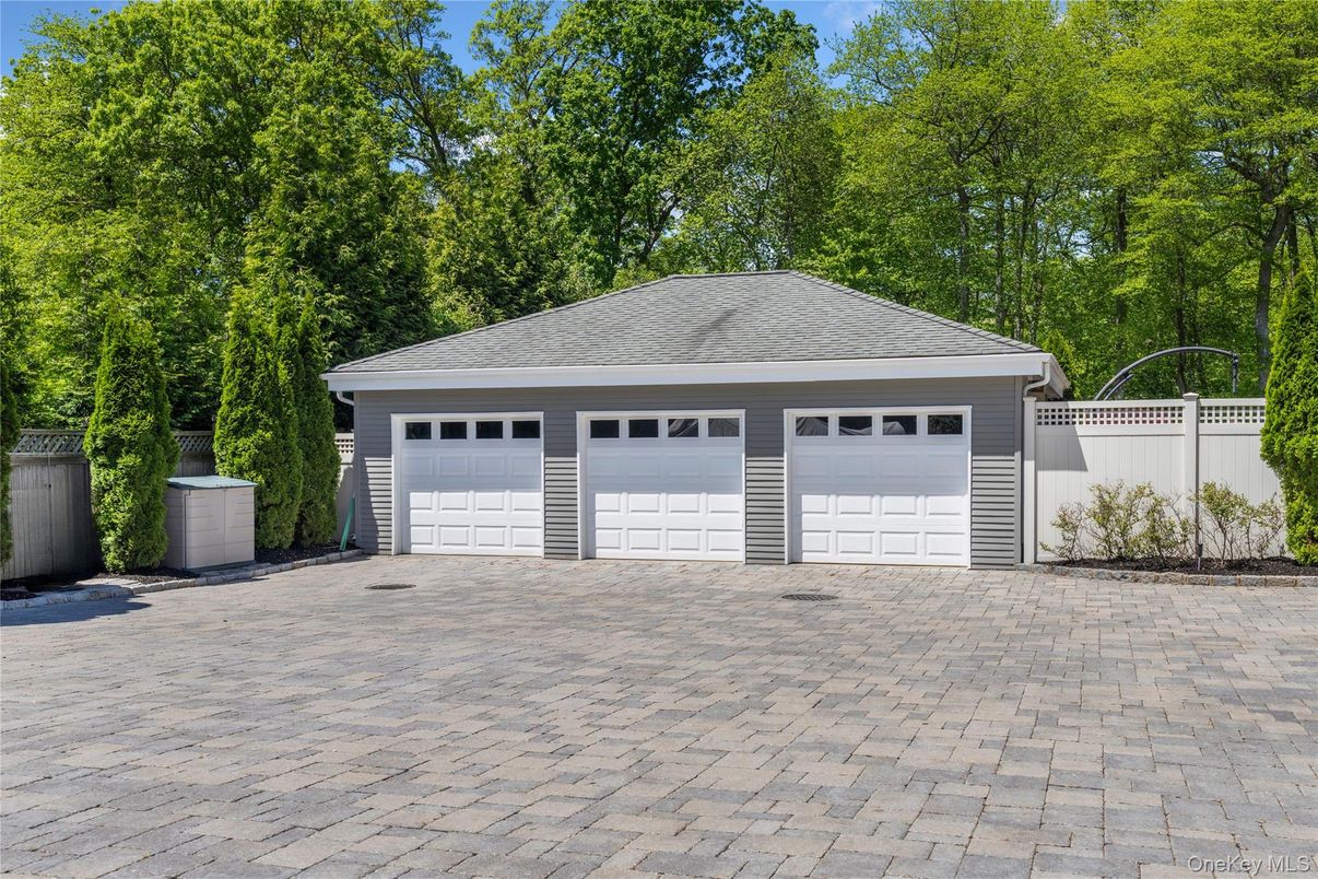 Detached Garage, Exterior