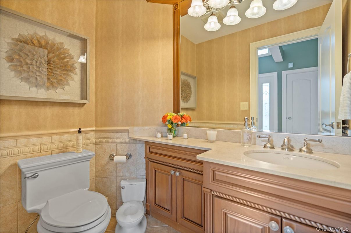 Bathroom, Dual Sink Vanities, Interior