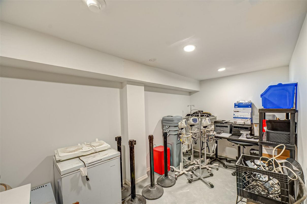 Fitness Equipment, Home Office, Interior, Recessed Lighting