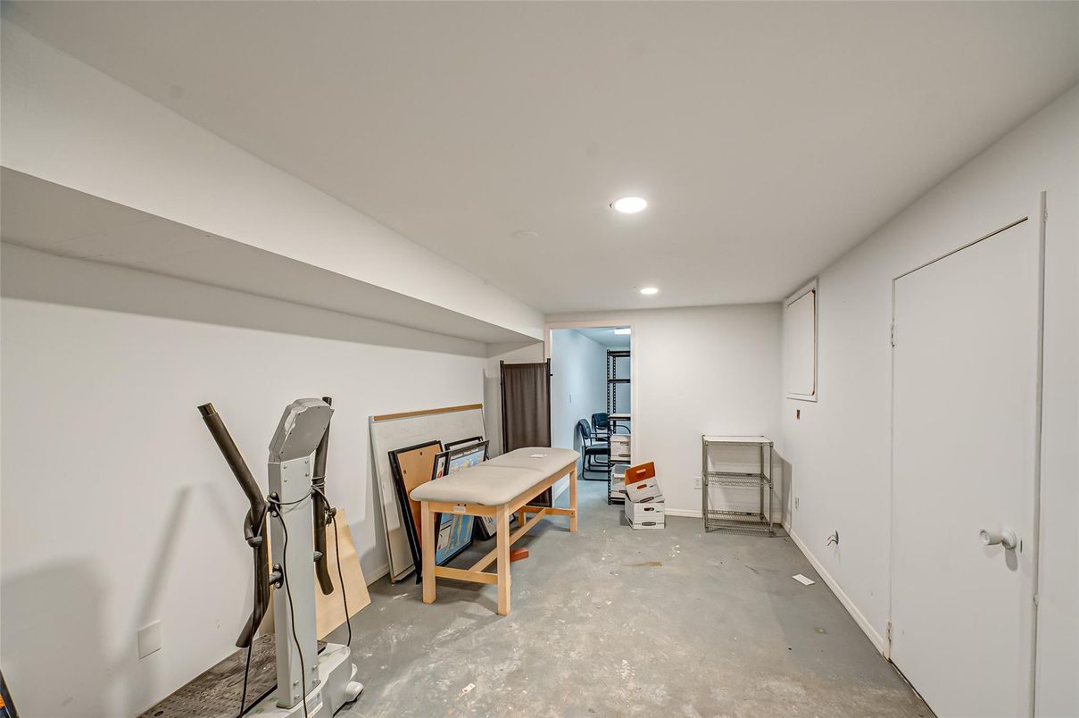 Fitness Equipment, Interior, Recessed Lighting